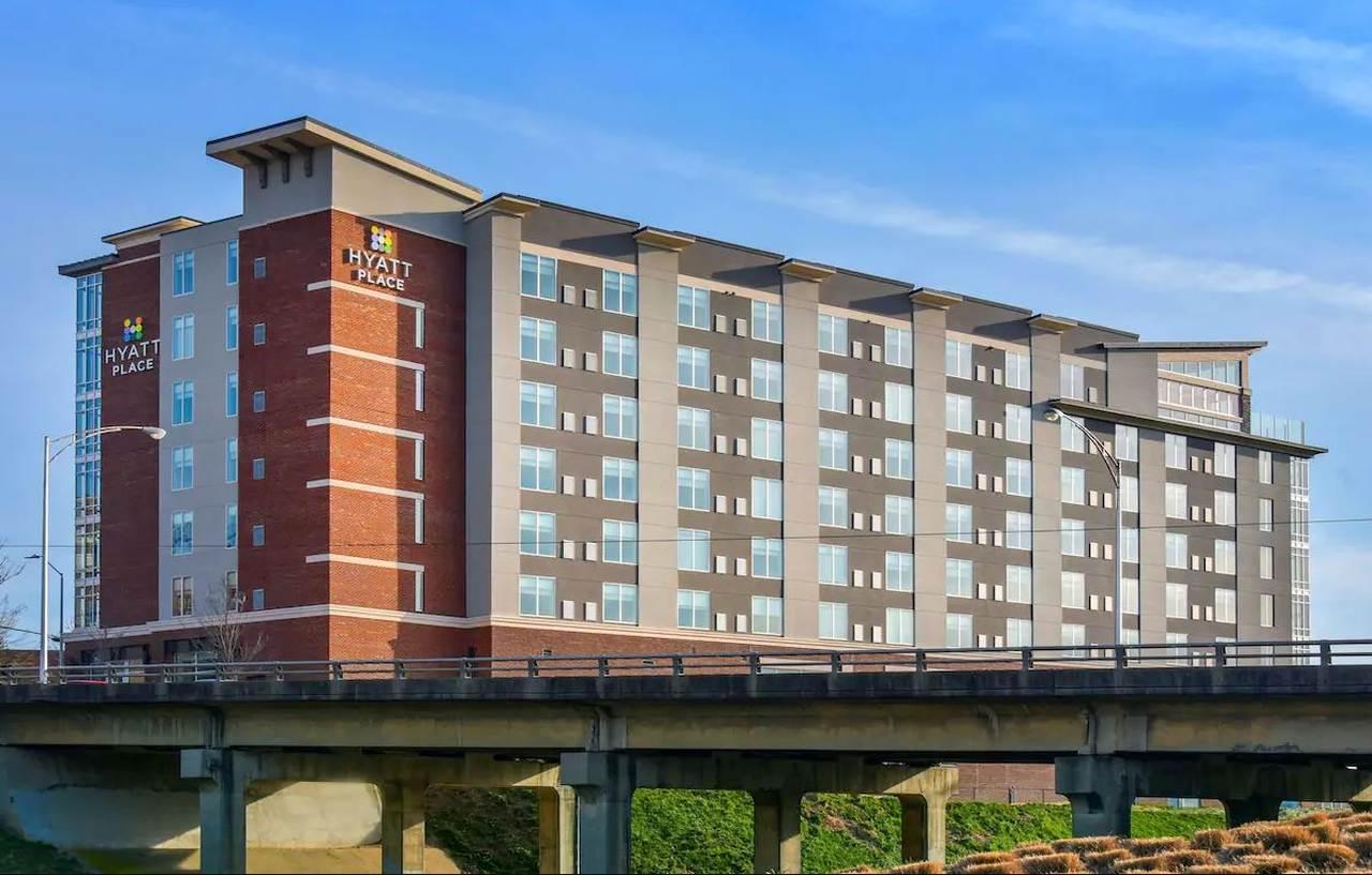 Doubletree By Hilton Asheville Downtown Exterior photo
